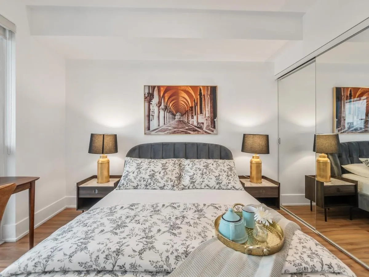 Lägenhet Designer 2Br + Study Condo, Ed - Cn Tower View Toronto Kanada