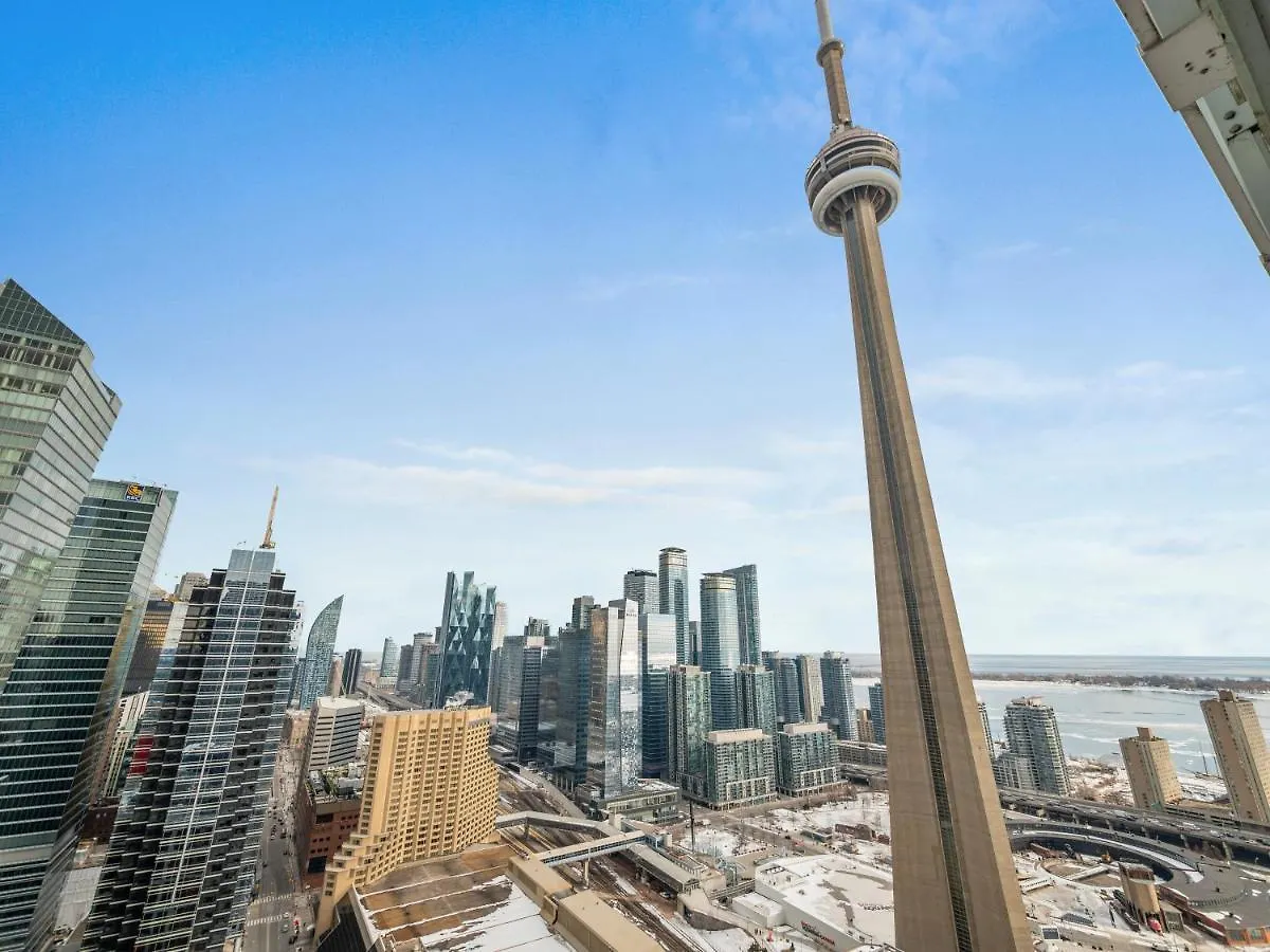 Designer 2Br + Study Condo, Ed - Cn Tower View Toronto Apartment