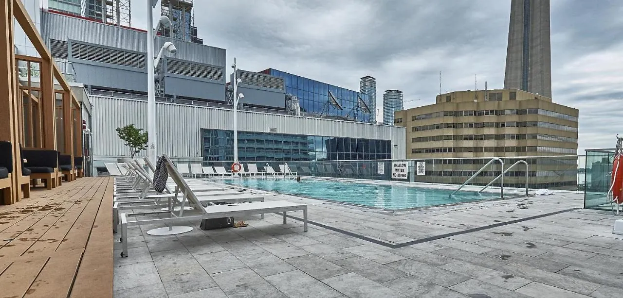 Designer 2Br + Study Condo, Ed - Cn Tower View Toronto Apartment