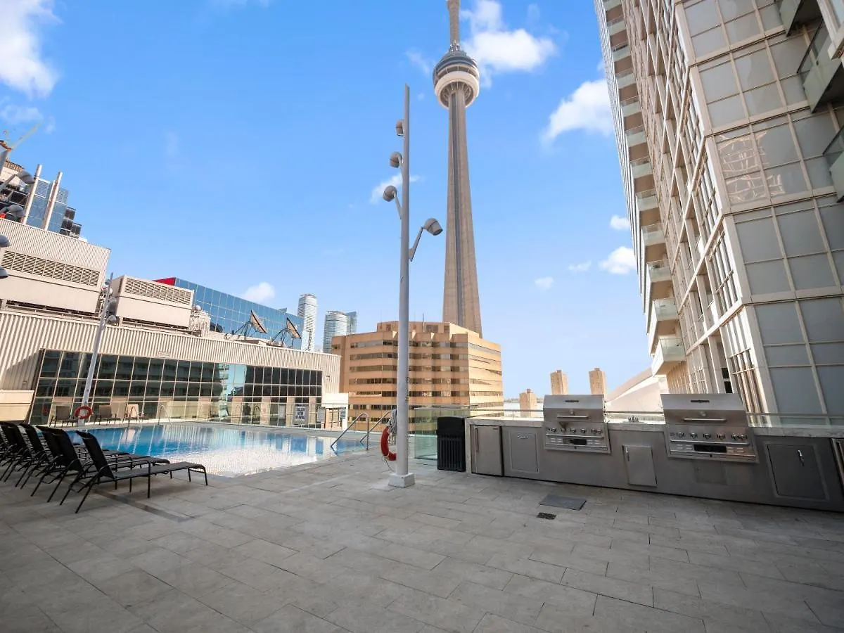 Designer 2Br + Study Condo, Ed - Cn Tower View Toronto Apartment